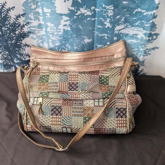 Boho patchwork perfection 💕 SAS tapestry shoulder bag made in the USA! - Picture 8 of 10